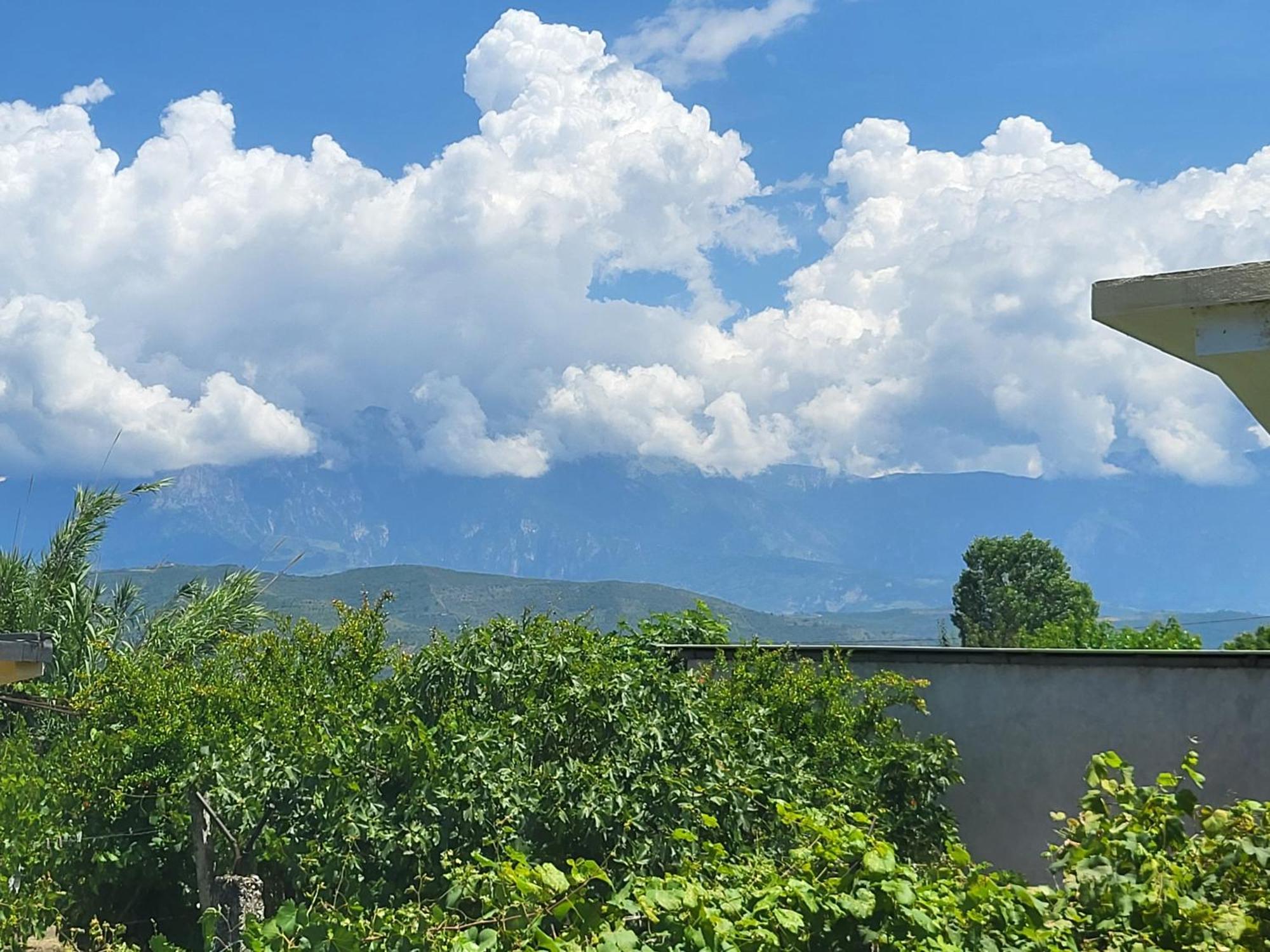 Villa Ndoni Berat Bagian luar foto